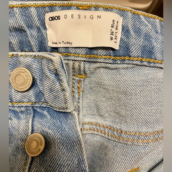 ASOS DESIGN baggy jeans in light stone wash - Picture 7 of 10